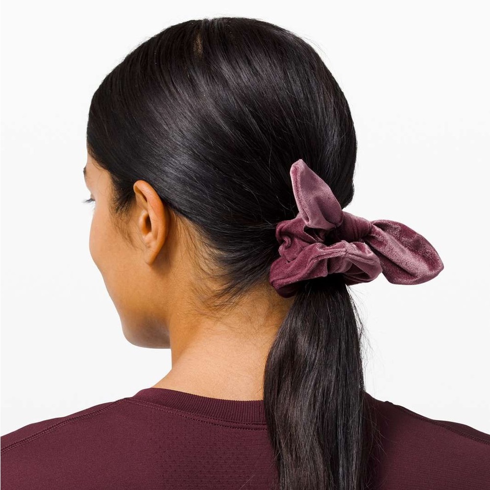 Bundle of 2 lululemon Uplifting Velvet Bow Scrunchie in Purple & Light Blue